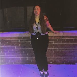 Meet your Posher, Moira